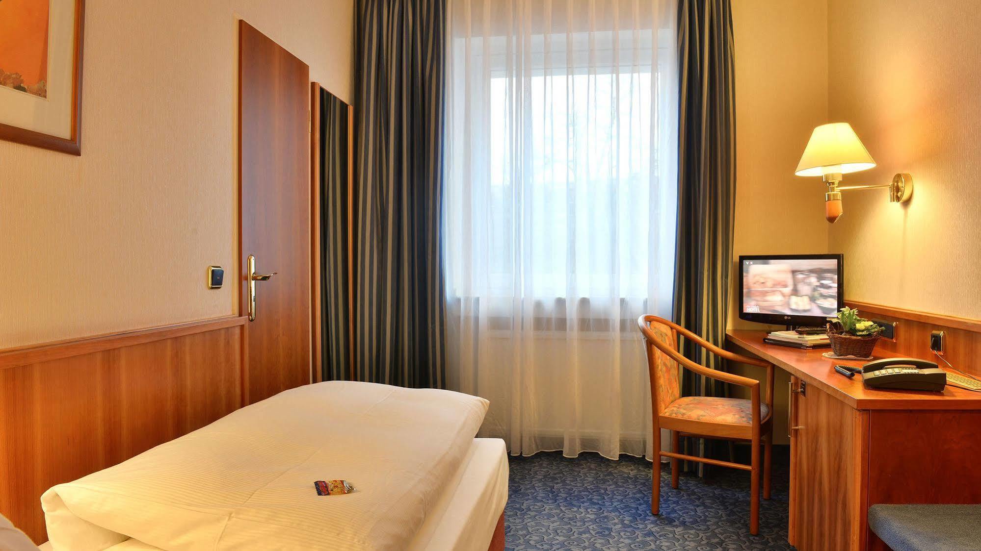 Hotel Ilbertz Garni Cologne Exterior photo