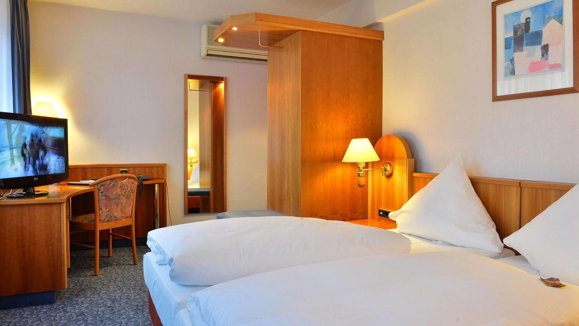 Hotel Ilbertz Garni Cologne Exterior photo