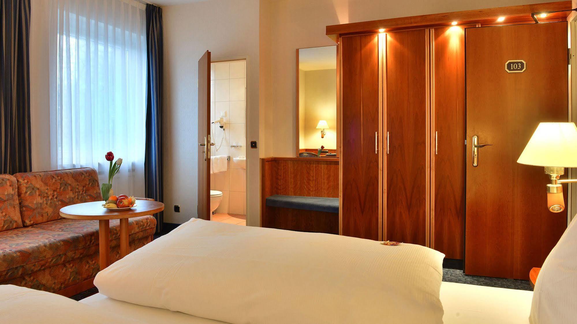 Hotel Ilbertz Garni Cologne Exterior photo